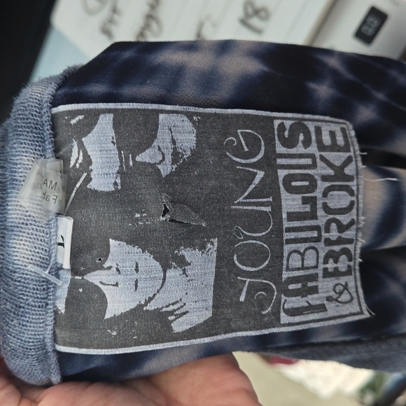 Young Fabulous & Broke Split Back Chiffon 3/4 sleeves Top Blue Tie Dye Sz Large - Picture 9 of 10